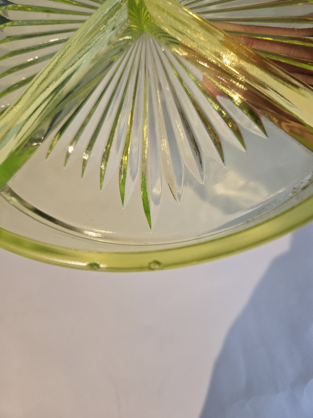 Vintage Yellow Vaseline Uranium Divided Glass Server with Metal Basket - Picture 8 of 11